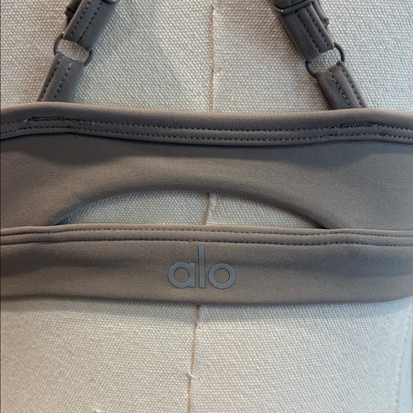 ALO Yoga Taupe Airlift Intrigue Bra size Small - Picture 4 of 7